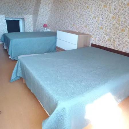 Maison 50 M De La A - 1800 M Du Centre بيت للعطل
